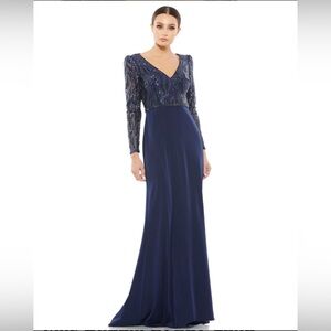 Mac Duggal Midnight Blue V-Neck Long Sleeve Empire Waist Gown Size 8 $498